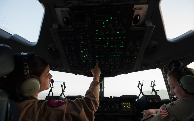 Illustration for article titled This All Female C-17 Crew Gets It Done During Exercise Eager Lion